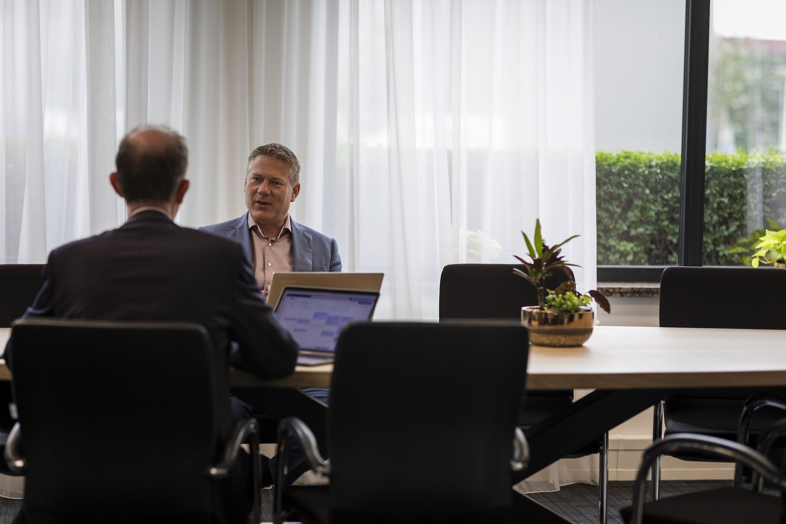 Overleg bij Novatore